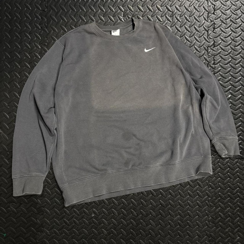 Distressed vintage Nike grey crewneck